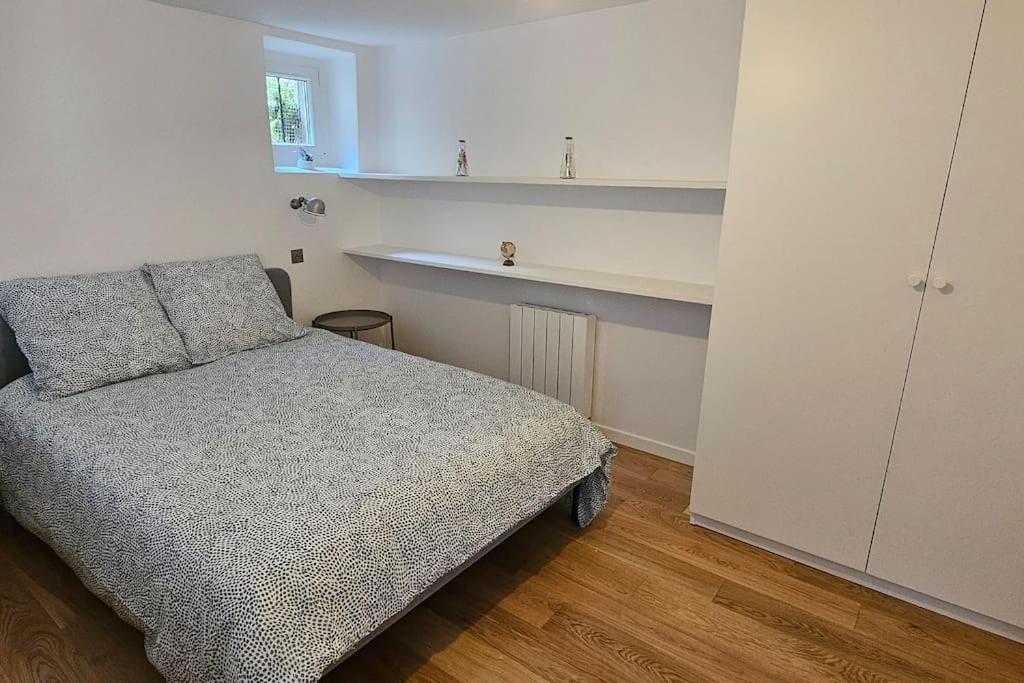 - Tour Eiffel Apartment